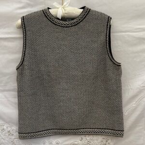 St. John Knit Top Sleeveless Sweater Sz M
